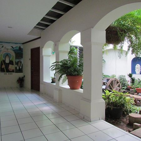 Hotel Villa Serena San Benito San Salvador Buitenkant foto