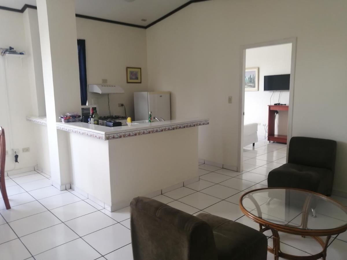 Hotel Villa Serena San Benito San Salvador Buitenkant foto