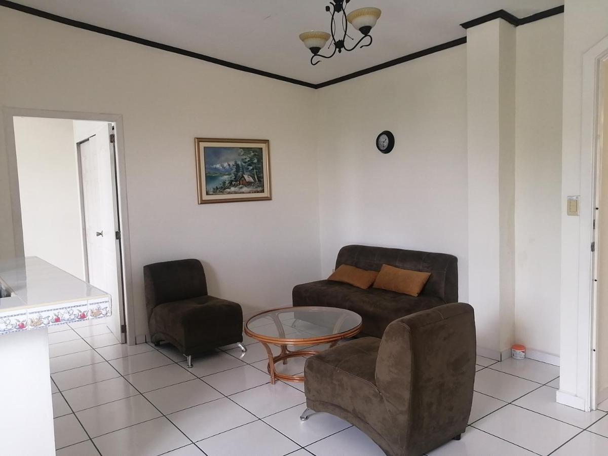 Hotel Villa Serena San Benito San Salvador Buitenkant foto