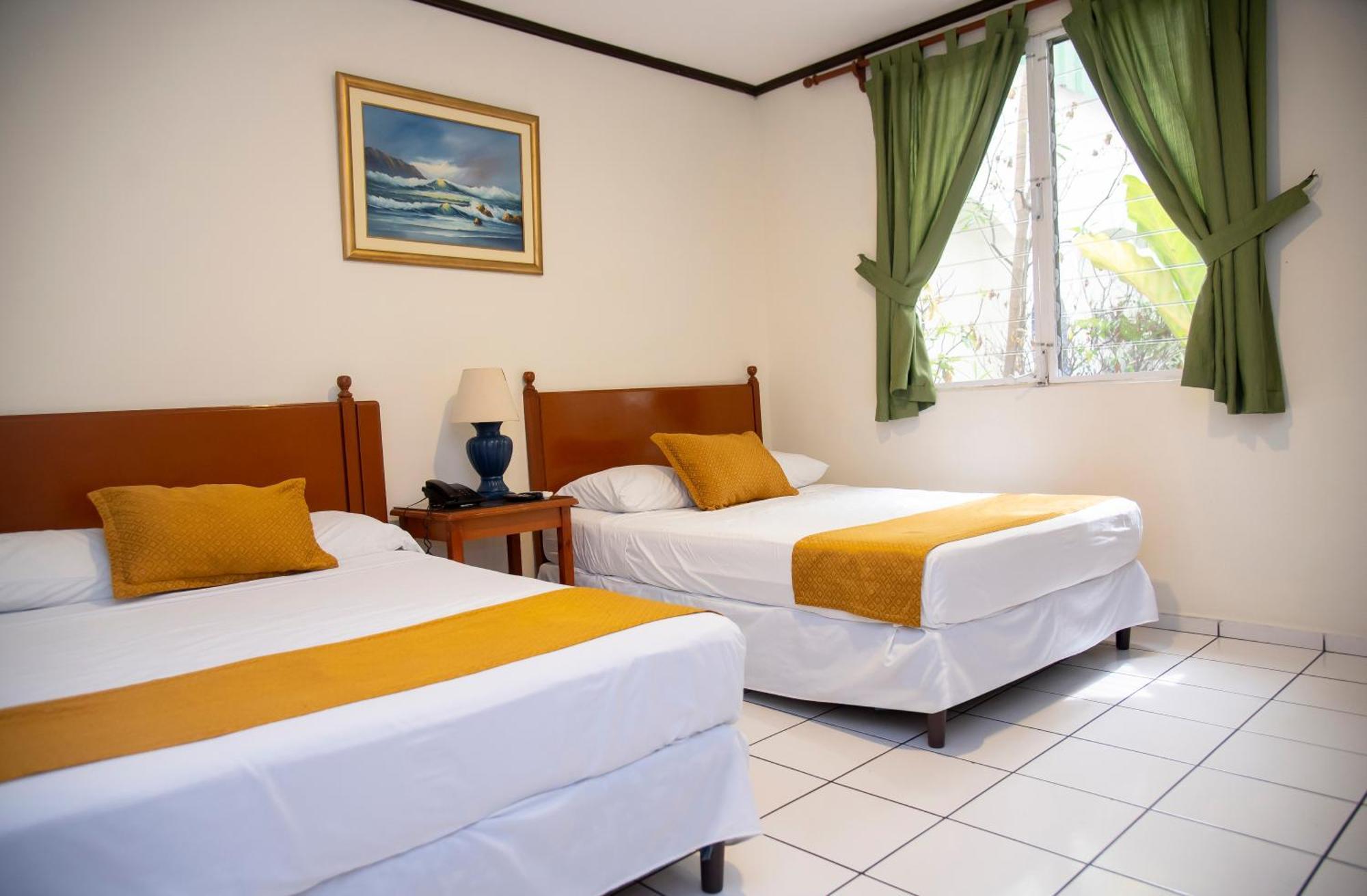 Hotel Villa Serena San Benito San Salvador Buitenkant foto