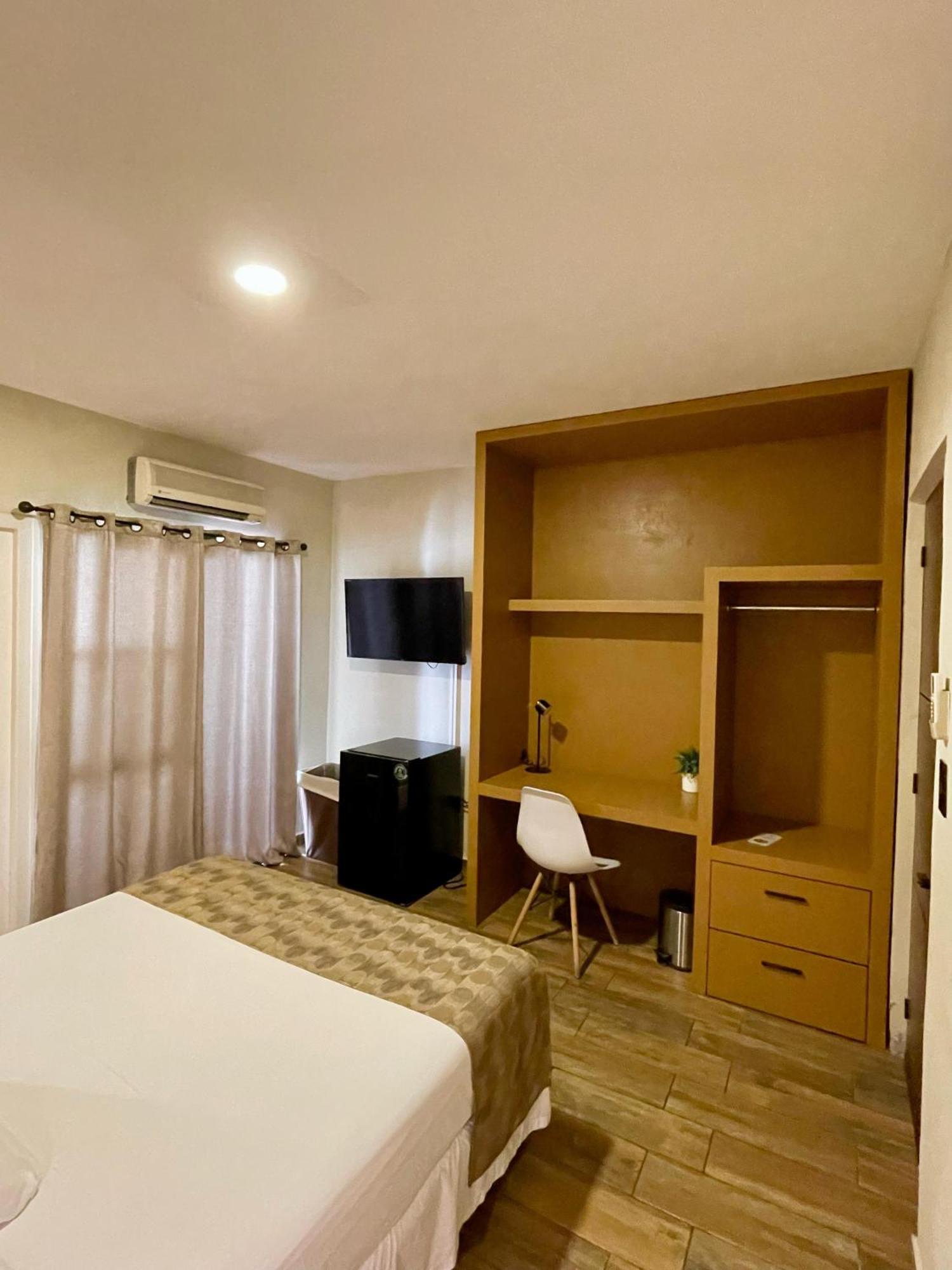 Hotel Villa Serena San Benito San Salvador Buitenkant foto